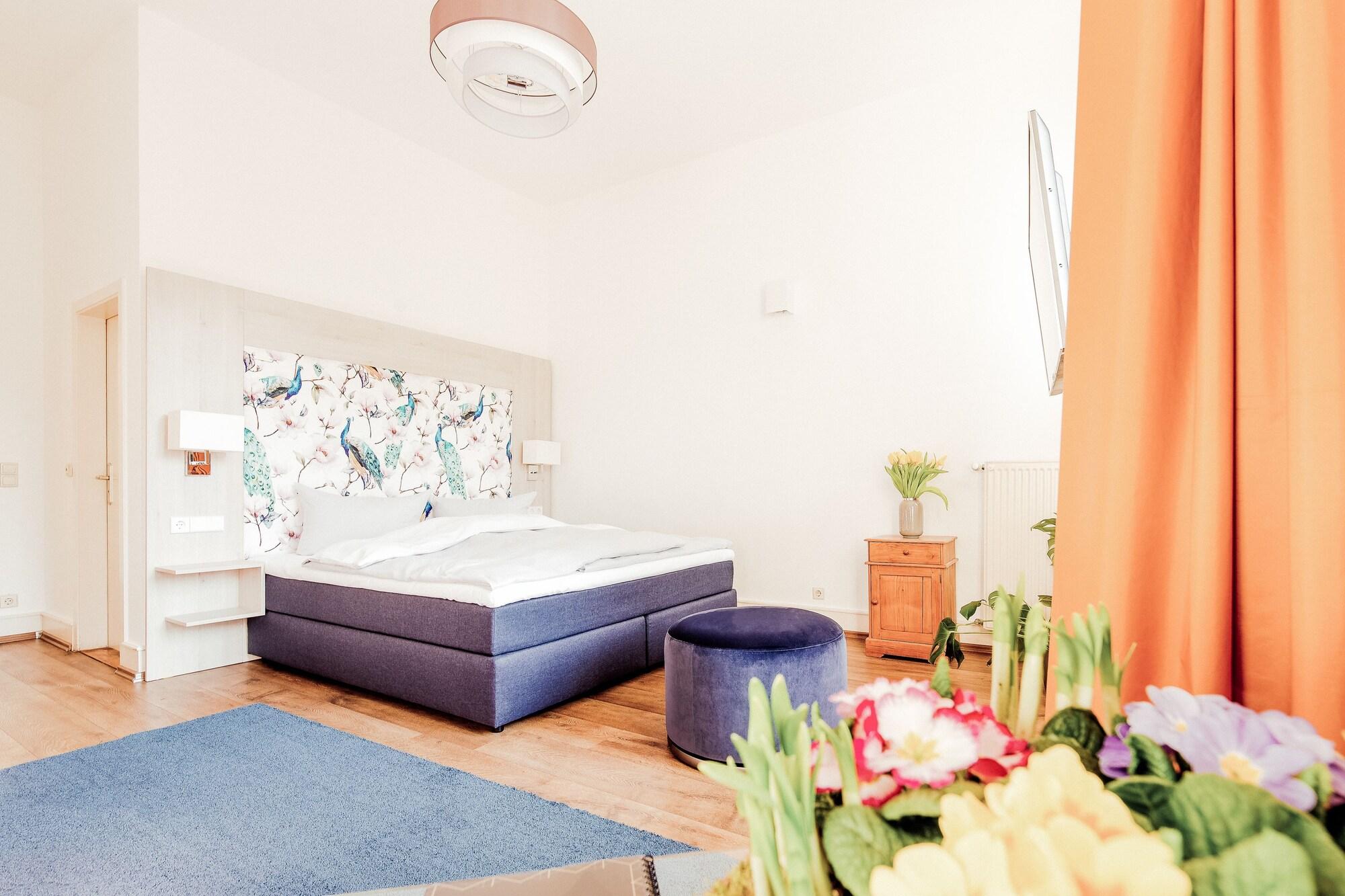 Denner Hotel 6/100