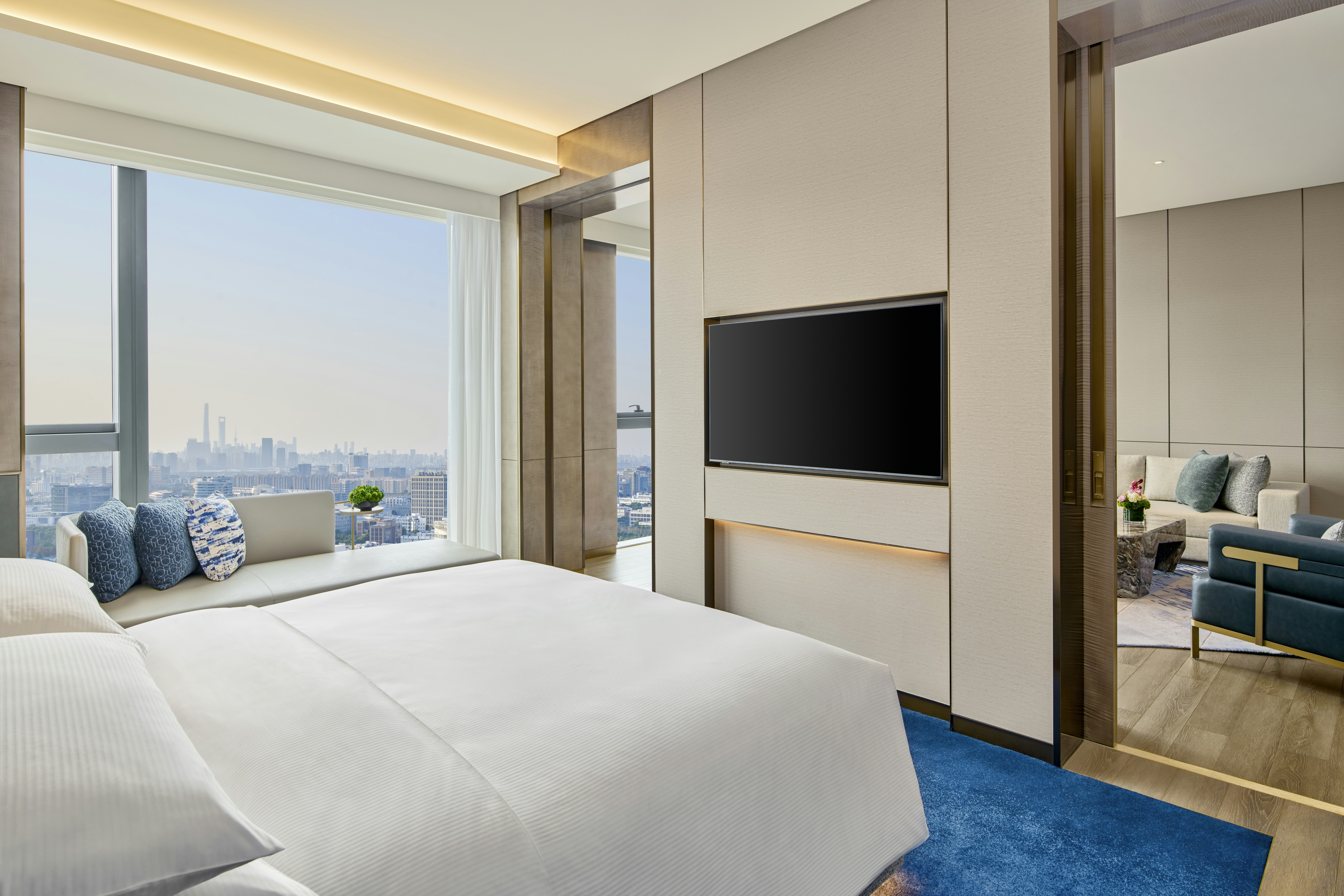 PREMIUM, SUITE, KING BED