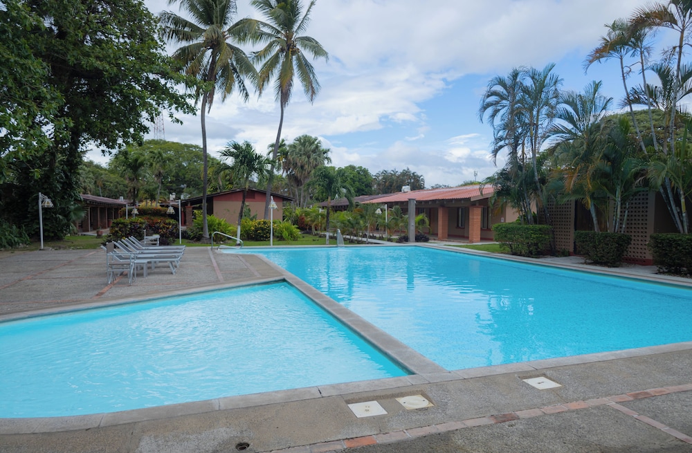 Las Espuelas Hotel 32/54