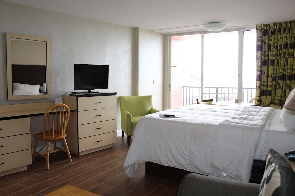 Cove Motel Oceanfront 29/46