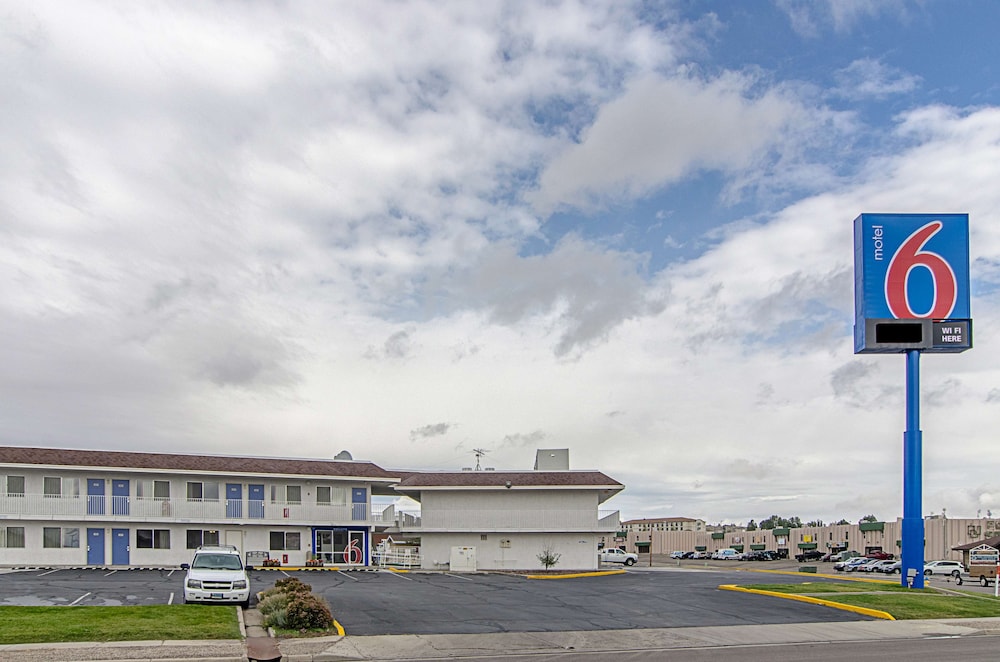 Days Inn by Wyndham Rock Springs 8/56
