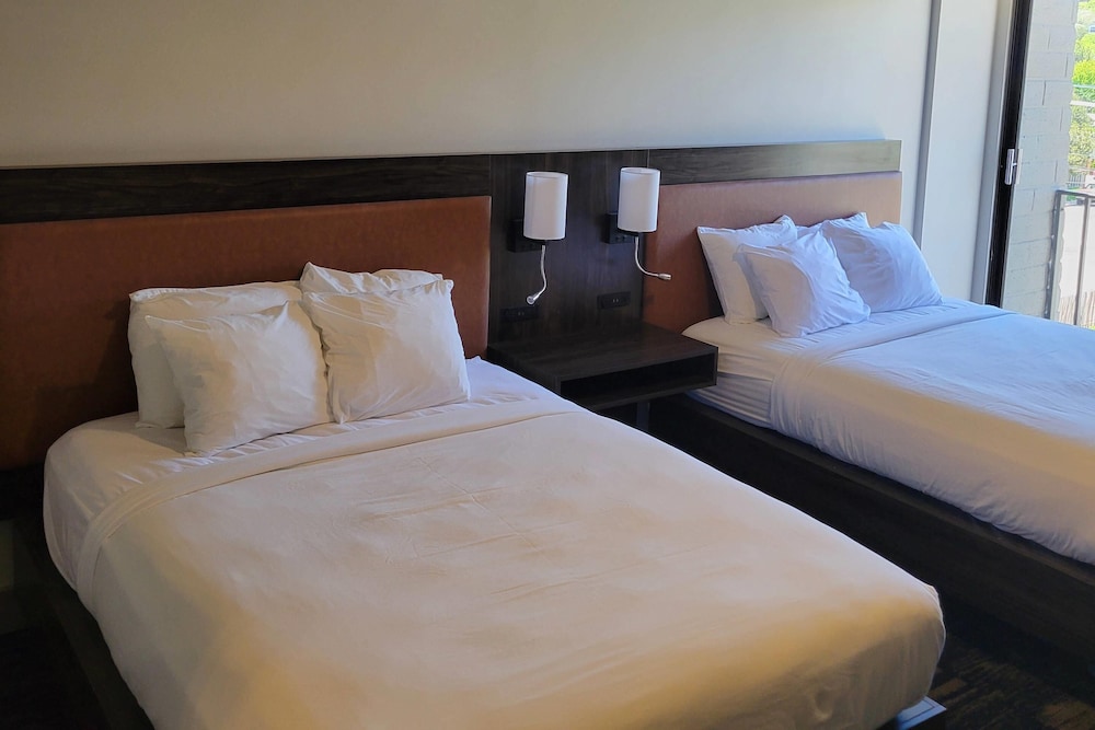 Upgrade, 2 Queen Beds