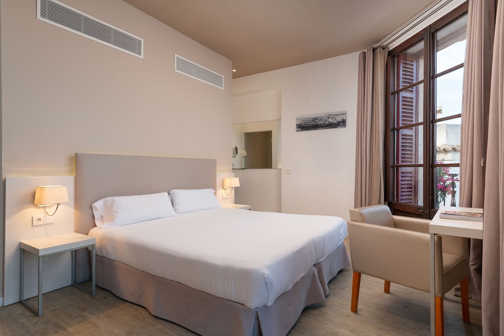 Deluxe, Twin Beds, Balcony
