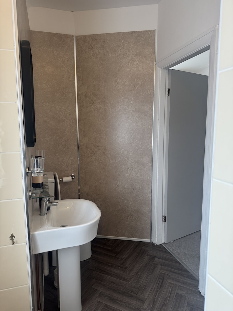 Rosaire Guest House 42/43