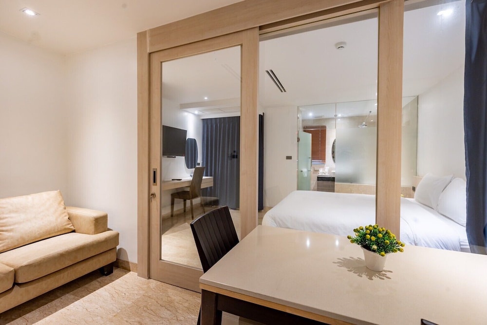 Sukhothai Residence Ruamrudee 33/42