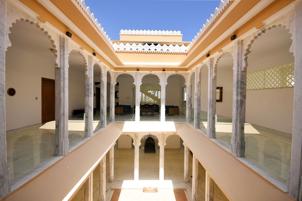 Fateh Safari Lodge 10/50