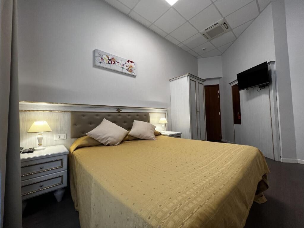 1 BEDROOM, APARTMENT