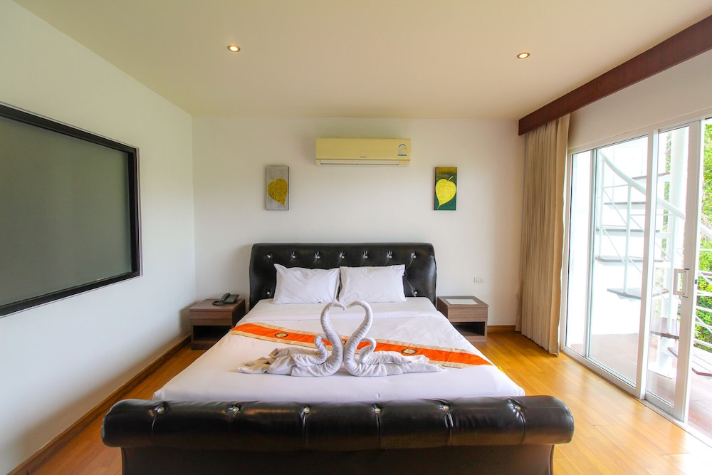 Super, Deluxe, Double Bed