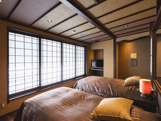 Japanese, West Wing