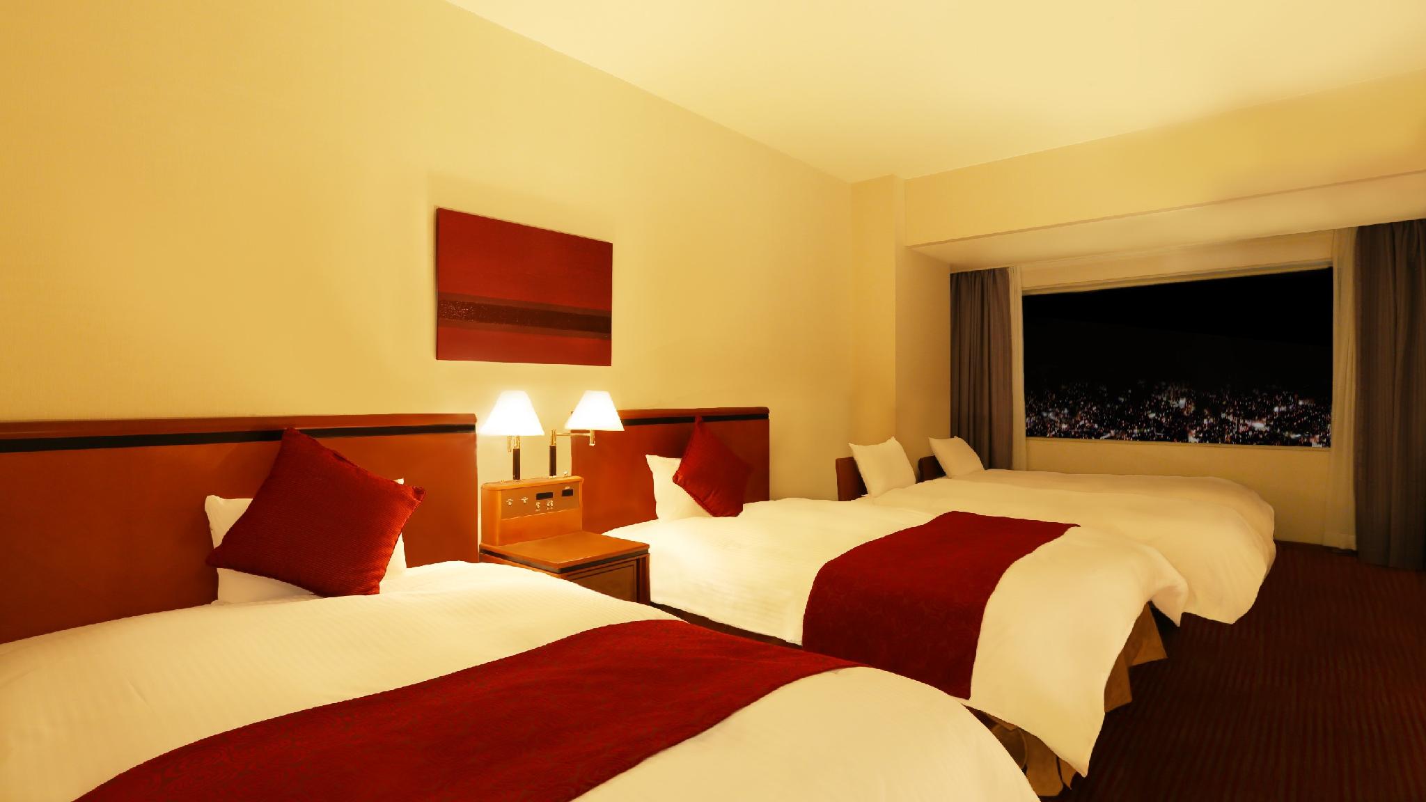 Room, Quadruple, Twin Beds, Two Extra Beds, Corner, Smoking