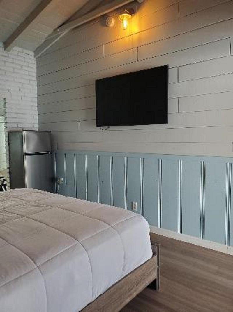 EFFICIENCY, APARTMENT