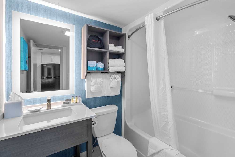 Efficiency, Pinnacle, Deluxe, King Bed, Ocean View، Compass Cove Resort 4/5