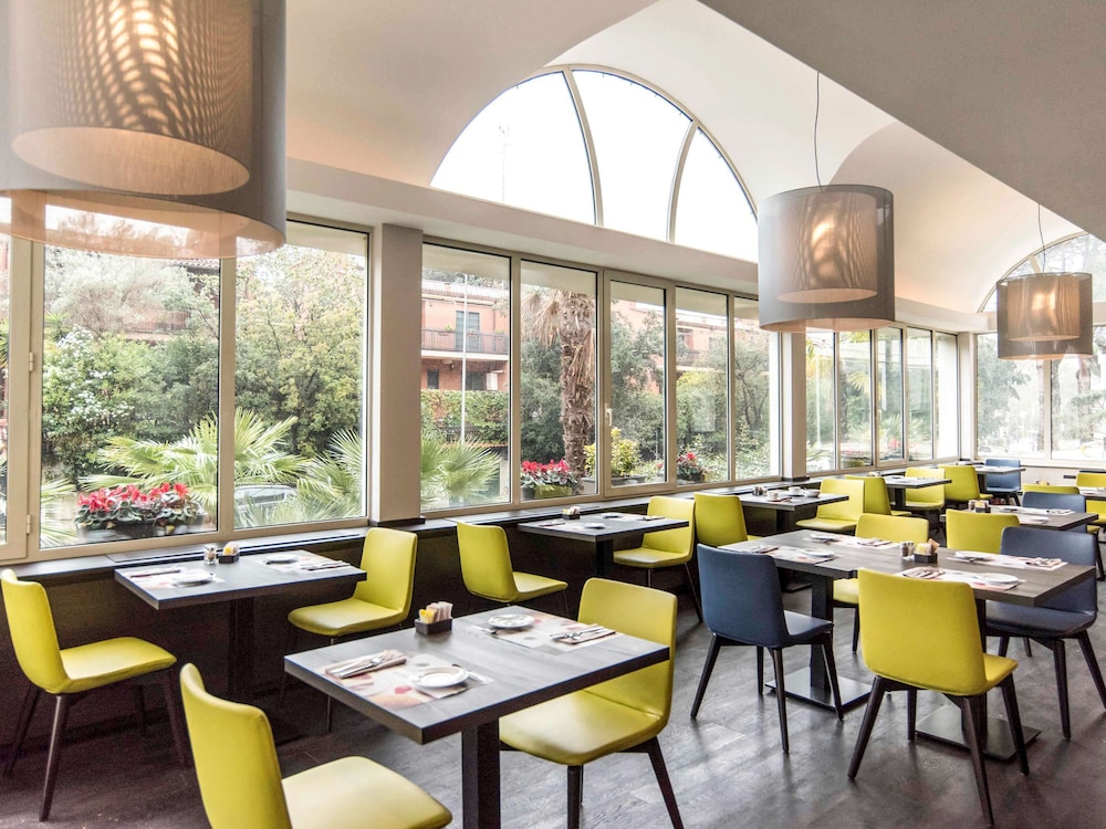 Mercure Roma West 51/73