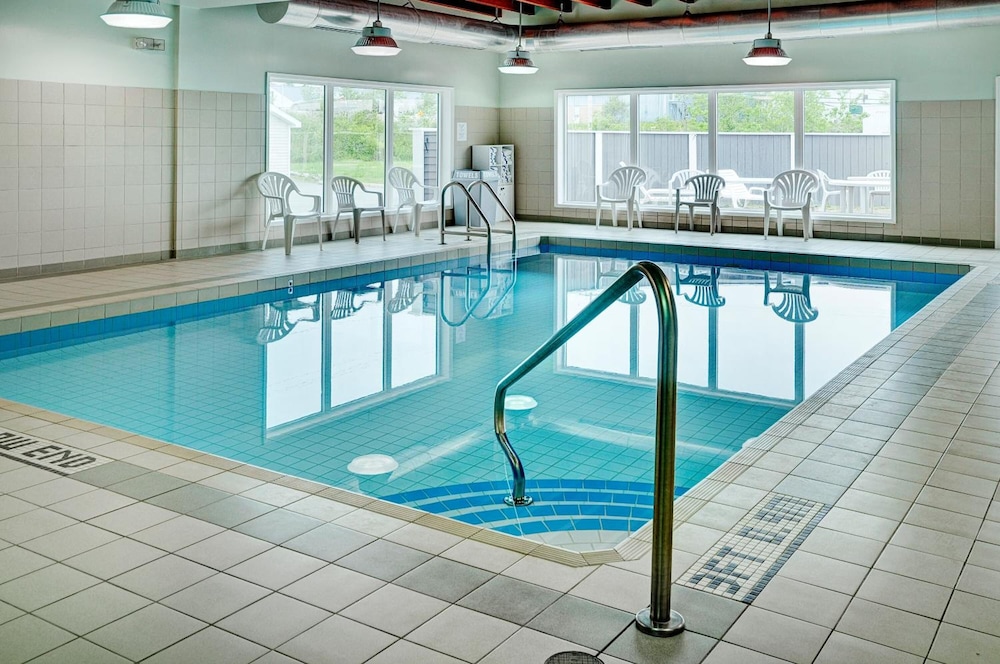 Coastal Inn Halifax 36/60