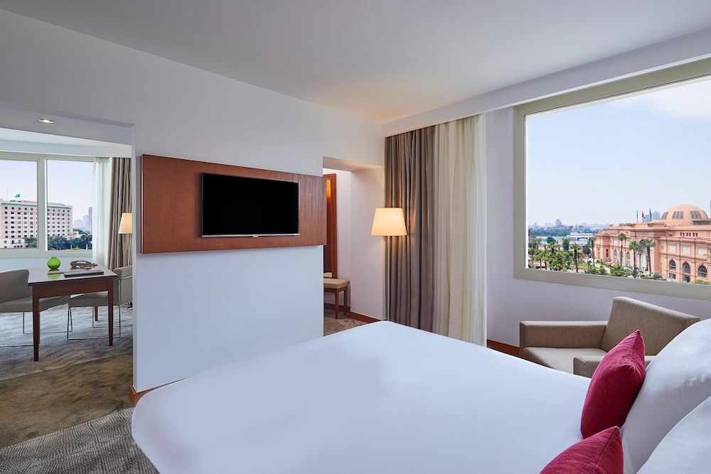 Capital, Suite, Queen Bed