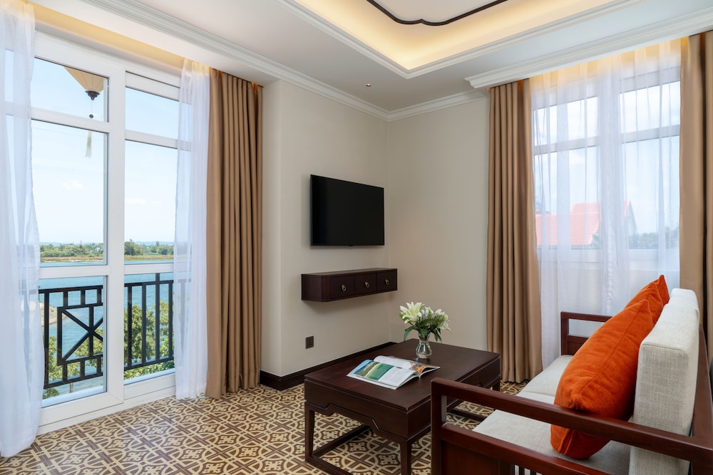 Royal Riverside Hoi An Hotel 49/75