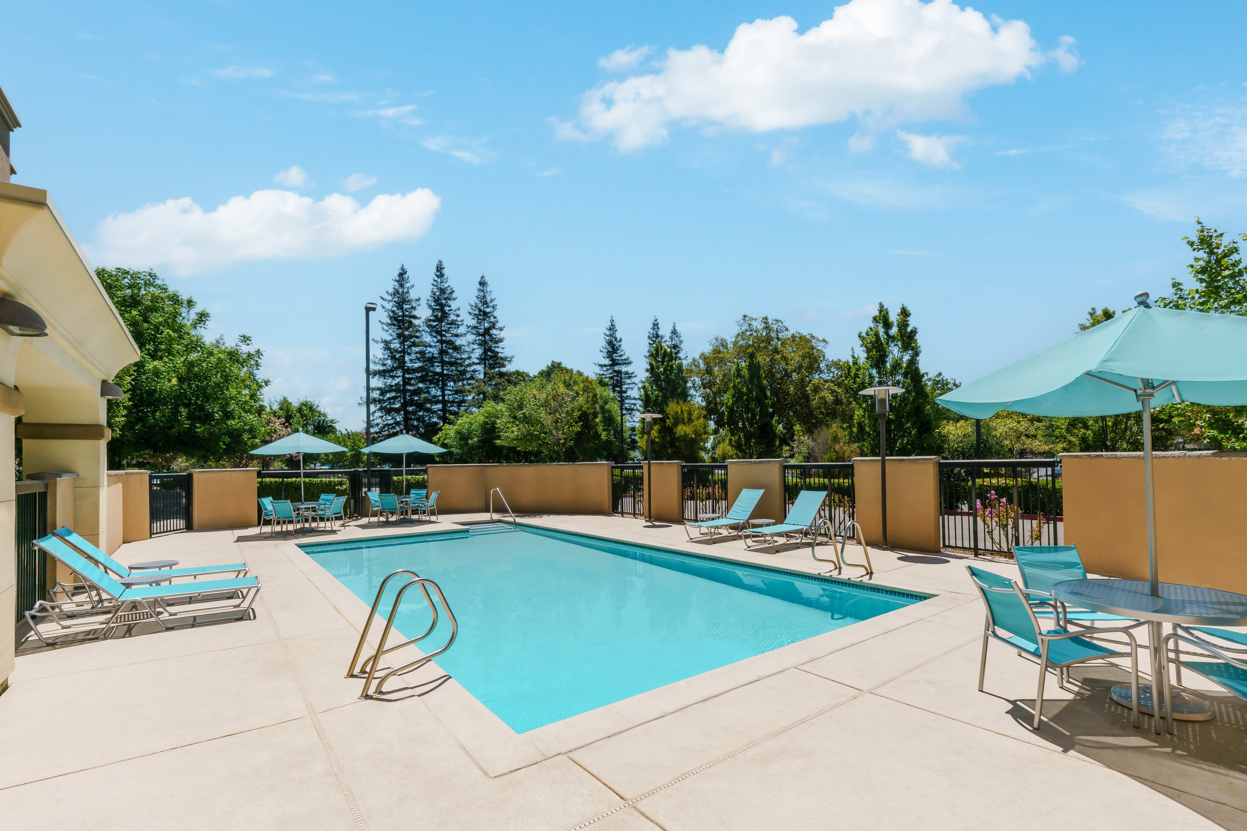 Hampton Inn Suites West Sacramento 31/62