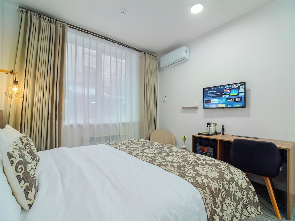 TA Collection Hotel 6/50