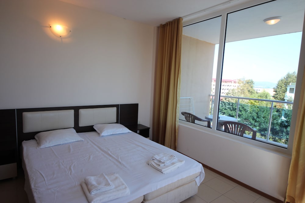 Esperanto Hotel 14/35