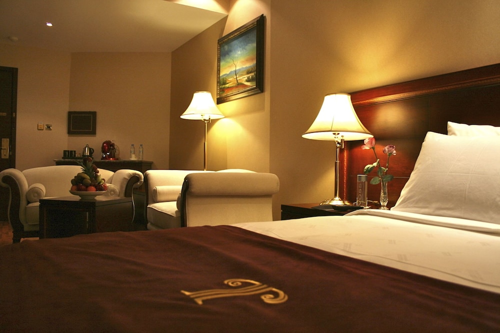 Trianon Hotel 12/63