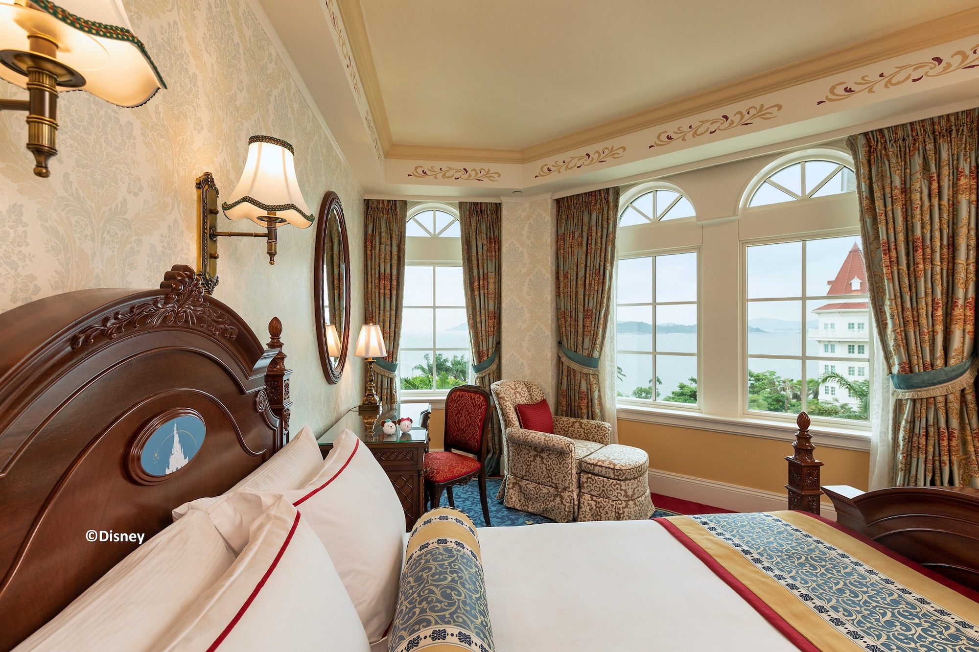 KINGDOM, CLUB, SUITE