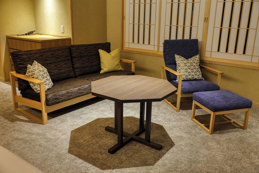Hida Hotel Plaza 44/63