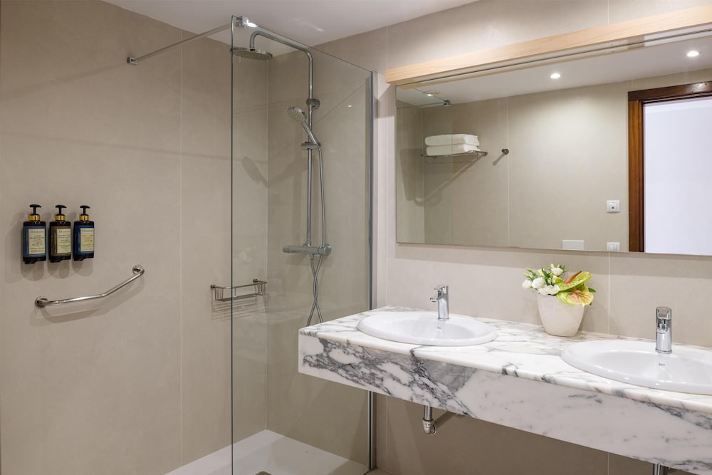 Plus Fariones Suite Hotel 57/57