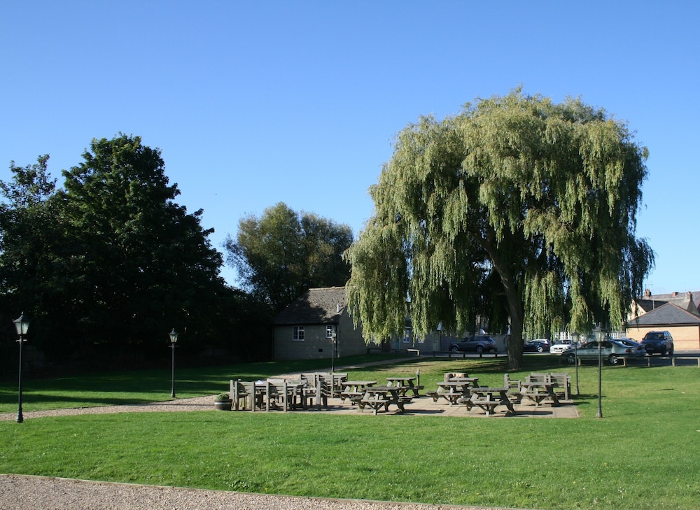 Queens Head Inn 27/35