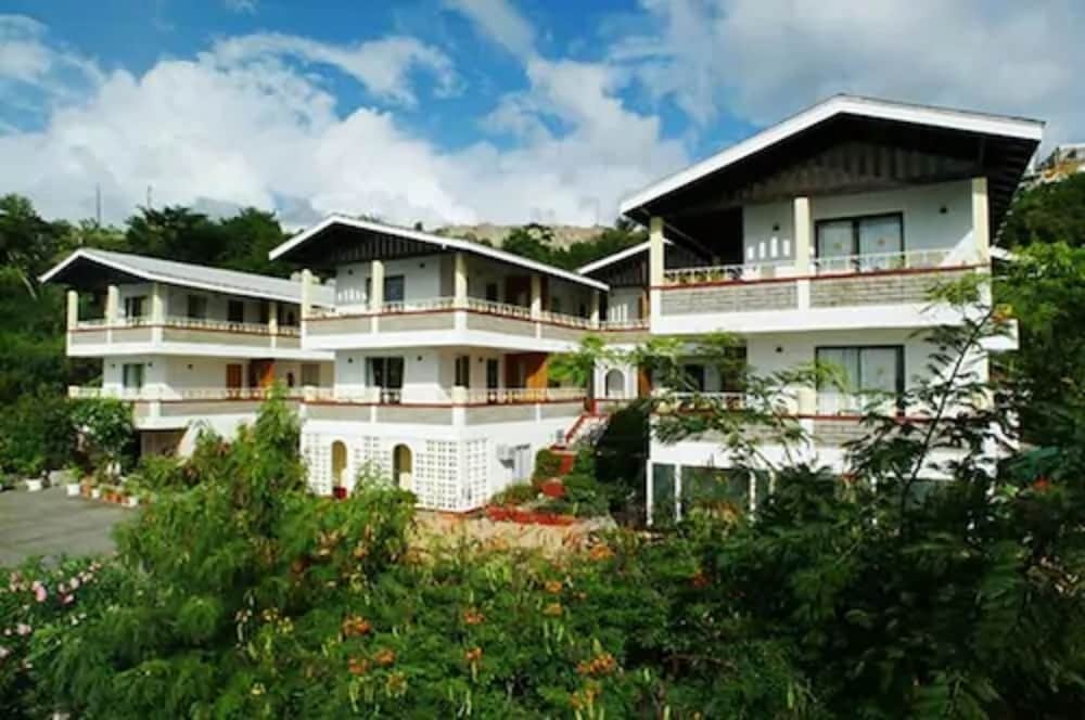 Gem Holiday Beach Resort 3/69