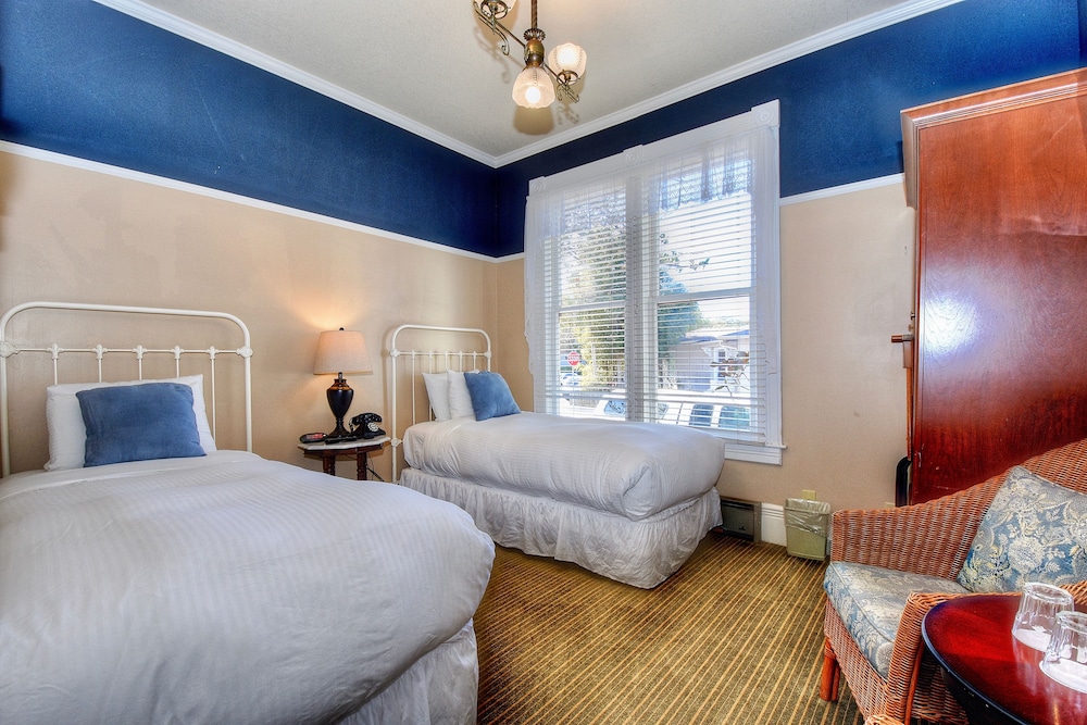 Centrella Inn 27/67
