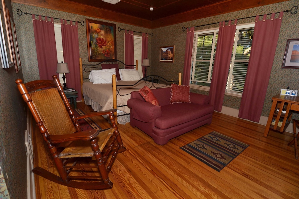 Far View - A Bed & Breakfast Estate 23/50