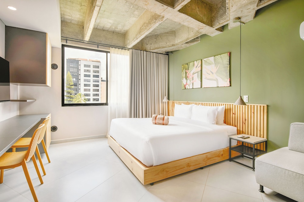 LOFT, SUPERIOR