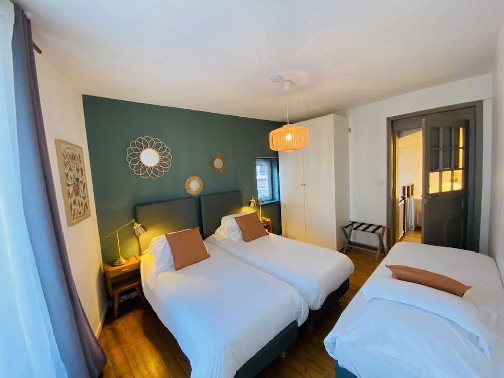 Hôtel Saint-Michel 17/50