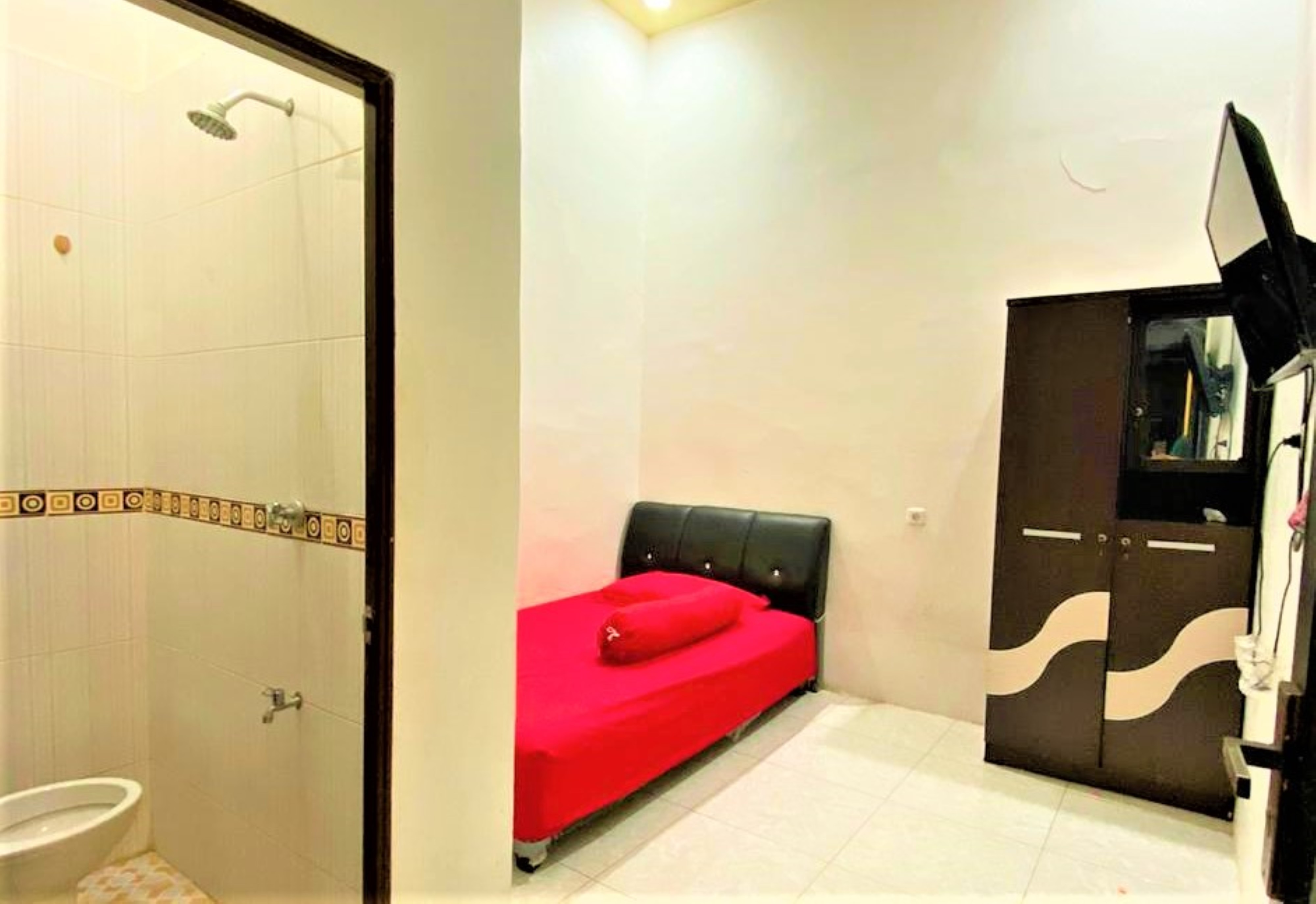 Radja kost landak baru / Guest House 7/11