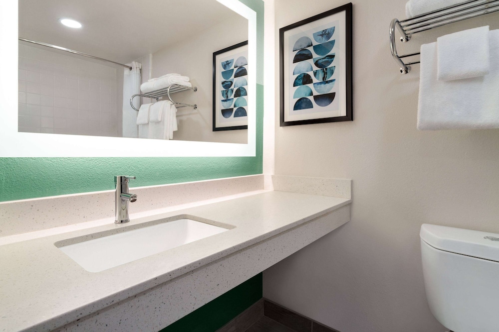 Wingate by Wyndham Williamsburg 42/49