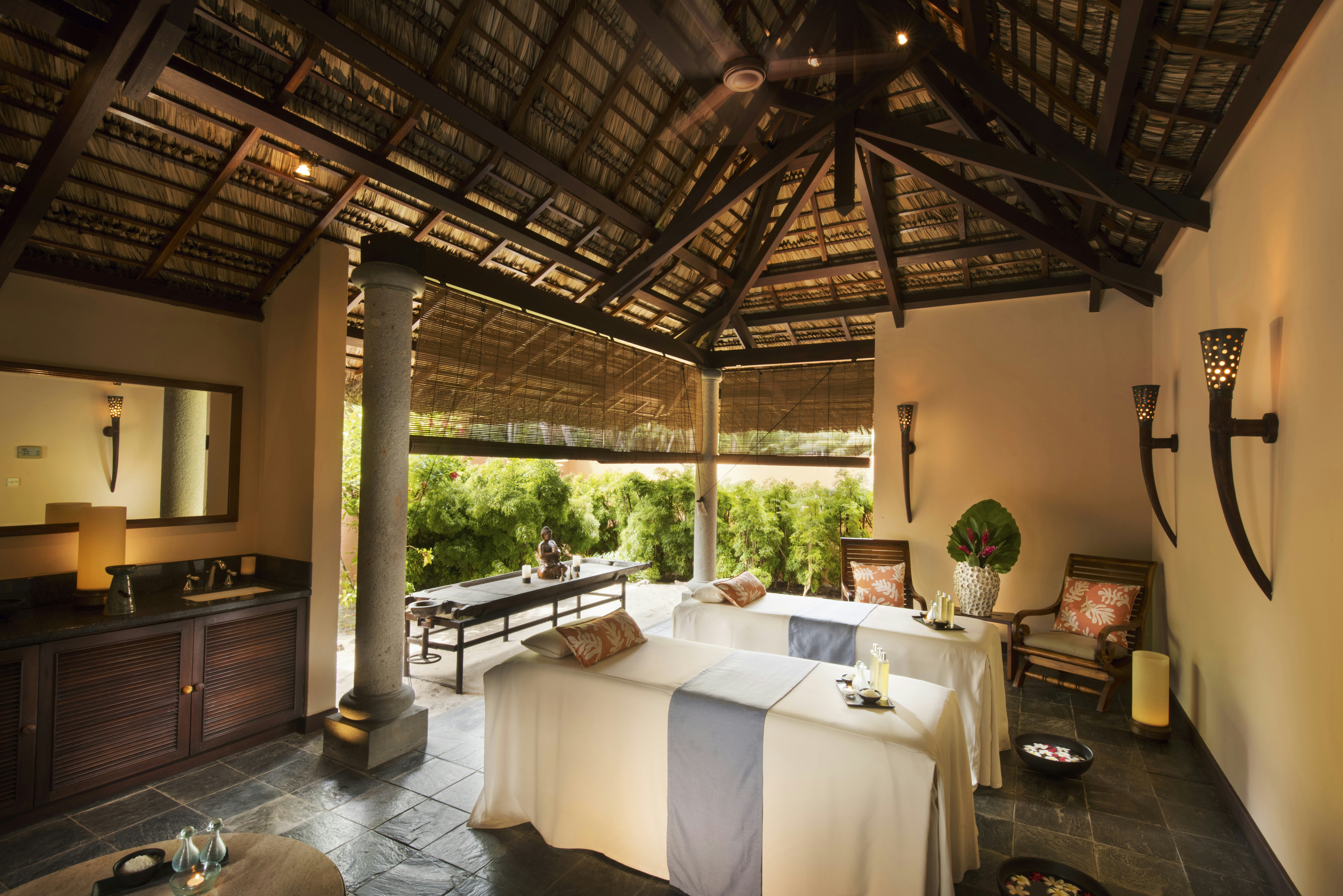 Constance Lemuria Praslin Seychelles 13/80