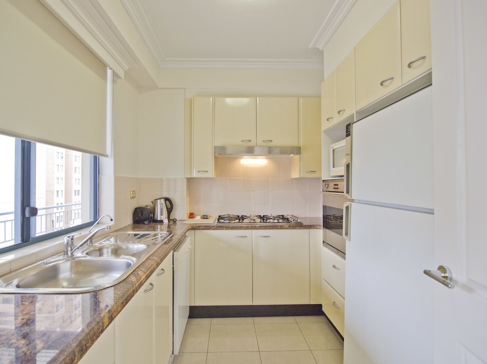 Oaks Sydney Castlereagh Suites 25/78