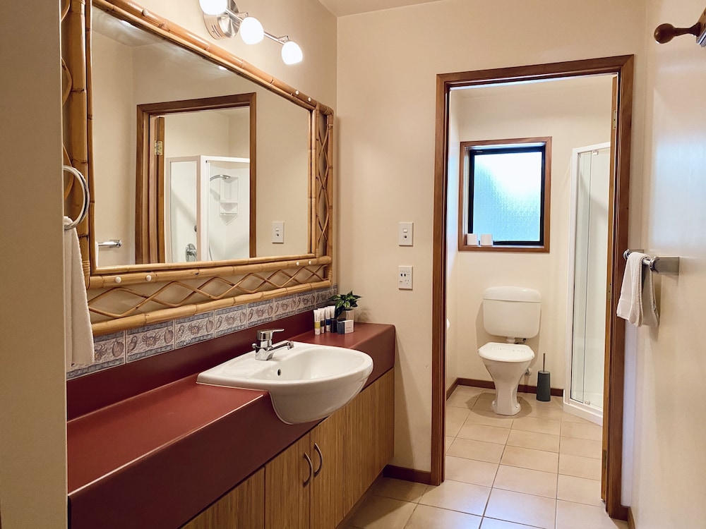 Pacific Harbour Villas(FORMERLY Pacific Harbour Lodge) 63/66