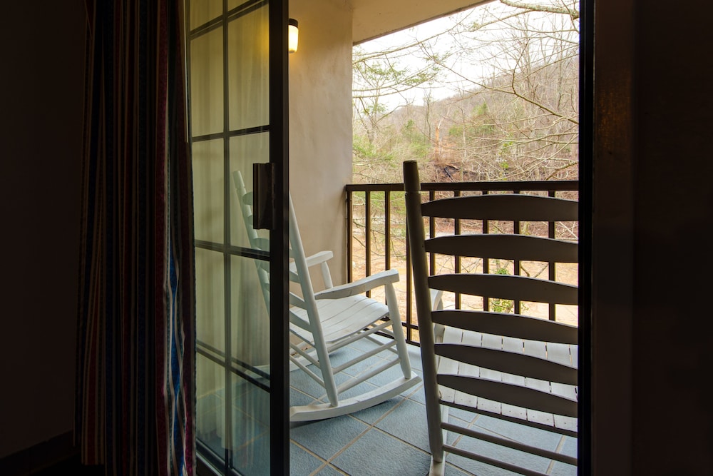 Sidney James Mountain Lodge photo3