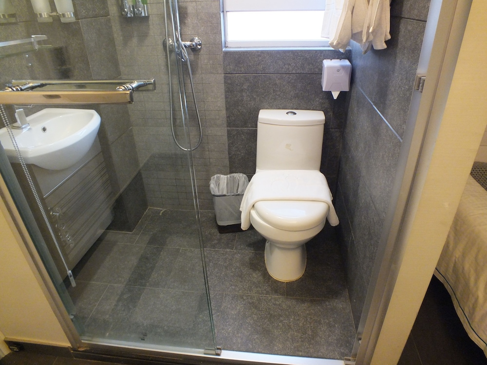 Seasons Hotel - Tsim Sha Tsui 55/57
