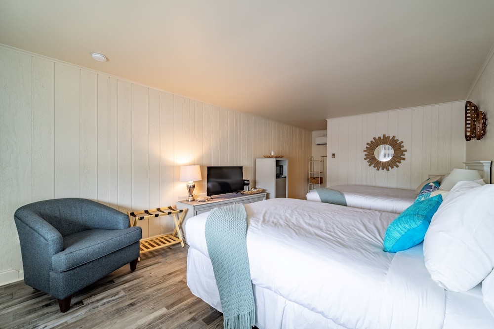 Ocean Glass Inn 14/50