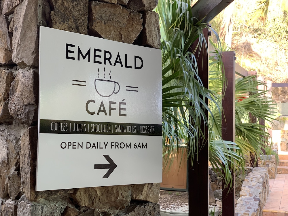 Emerald Beach Resort 25/74