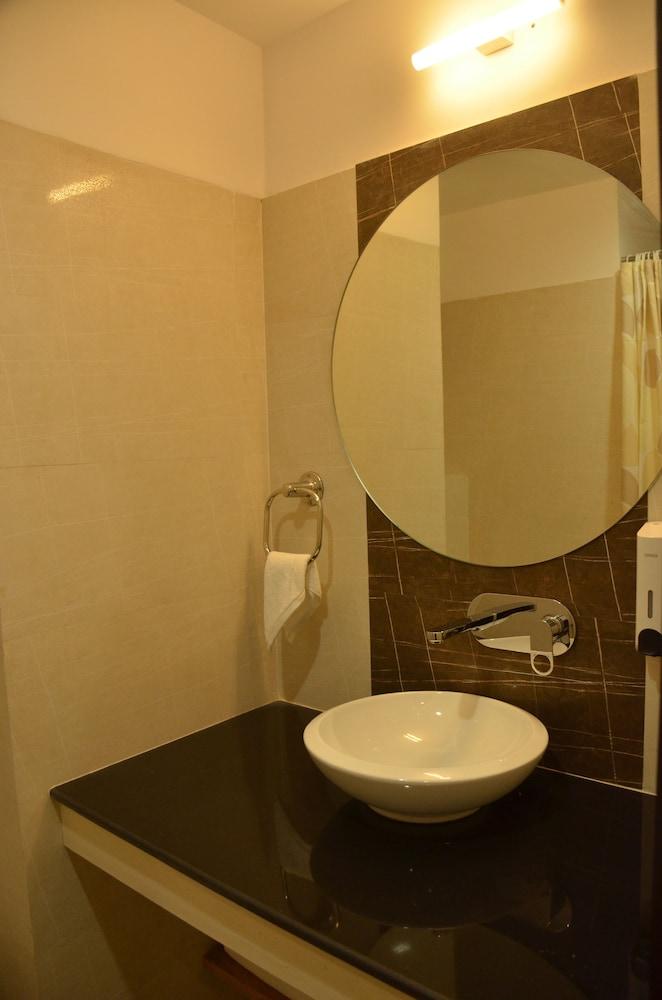 Hotel Aura 22/23