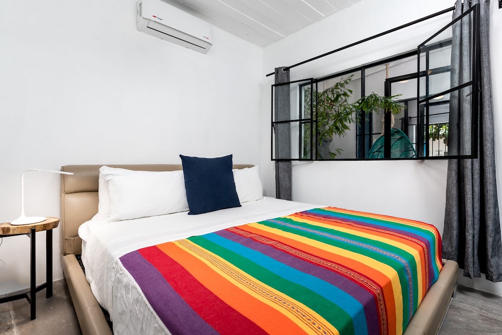 1 Bedroom, Condo, Quadruple, King Bed, Romantic Zone