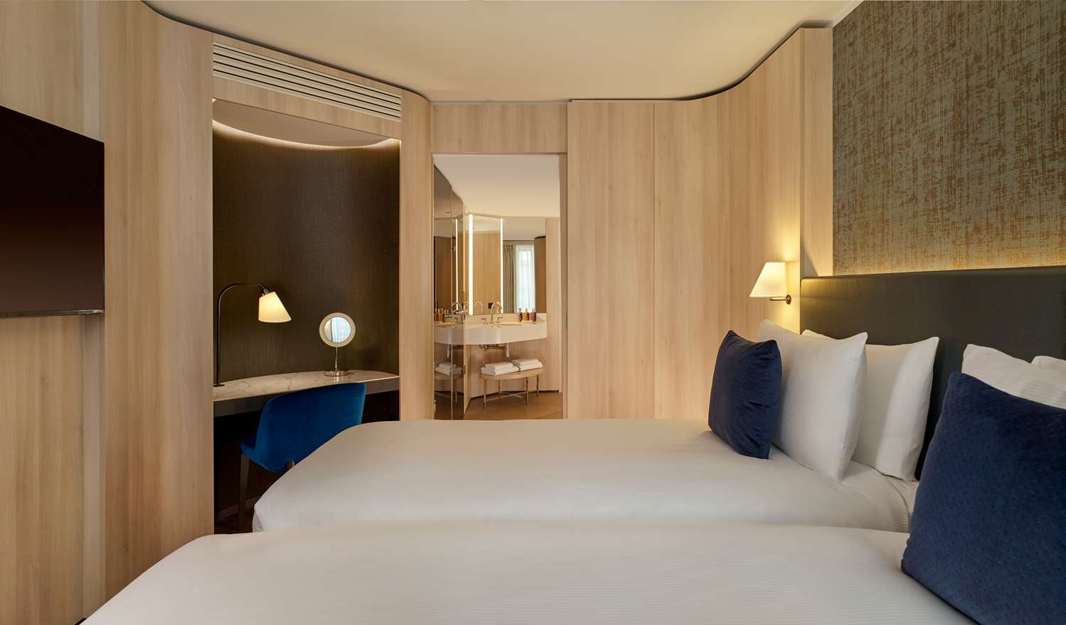 غرفة بسريرين منفصلين