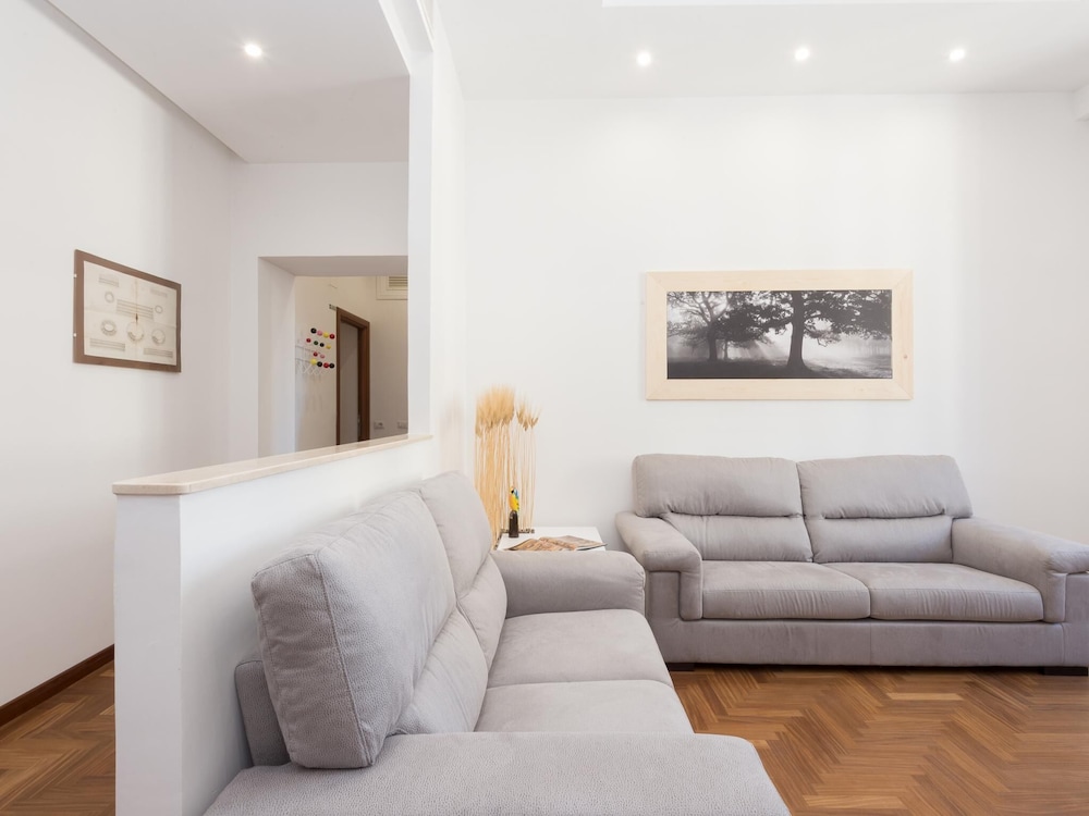 RSH Popolo Elegant Two Bedroom Apartment 12/27