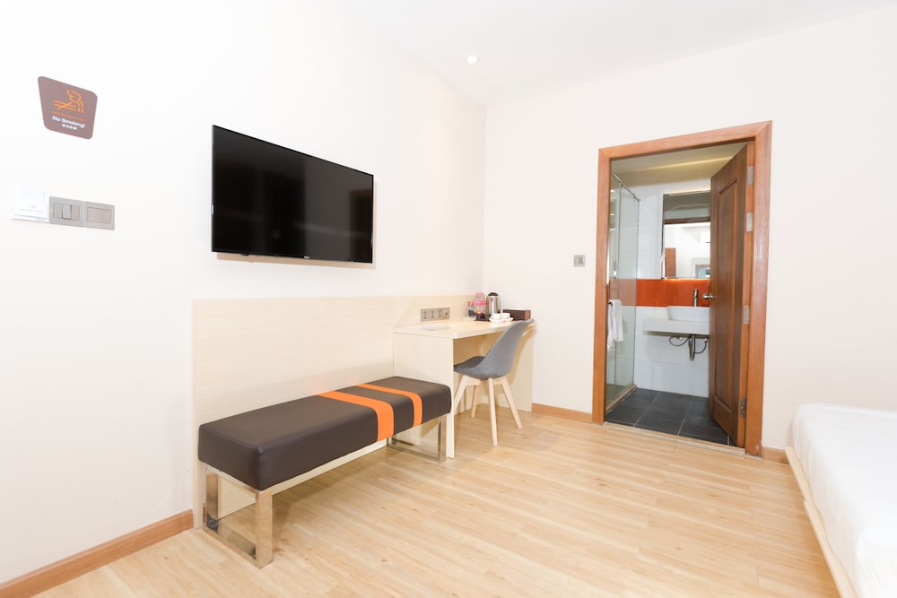 7 Days Premium Hotel 46/56