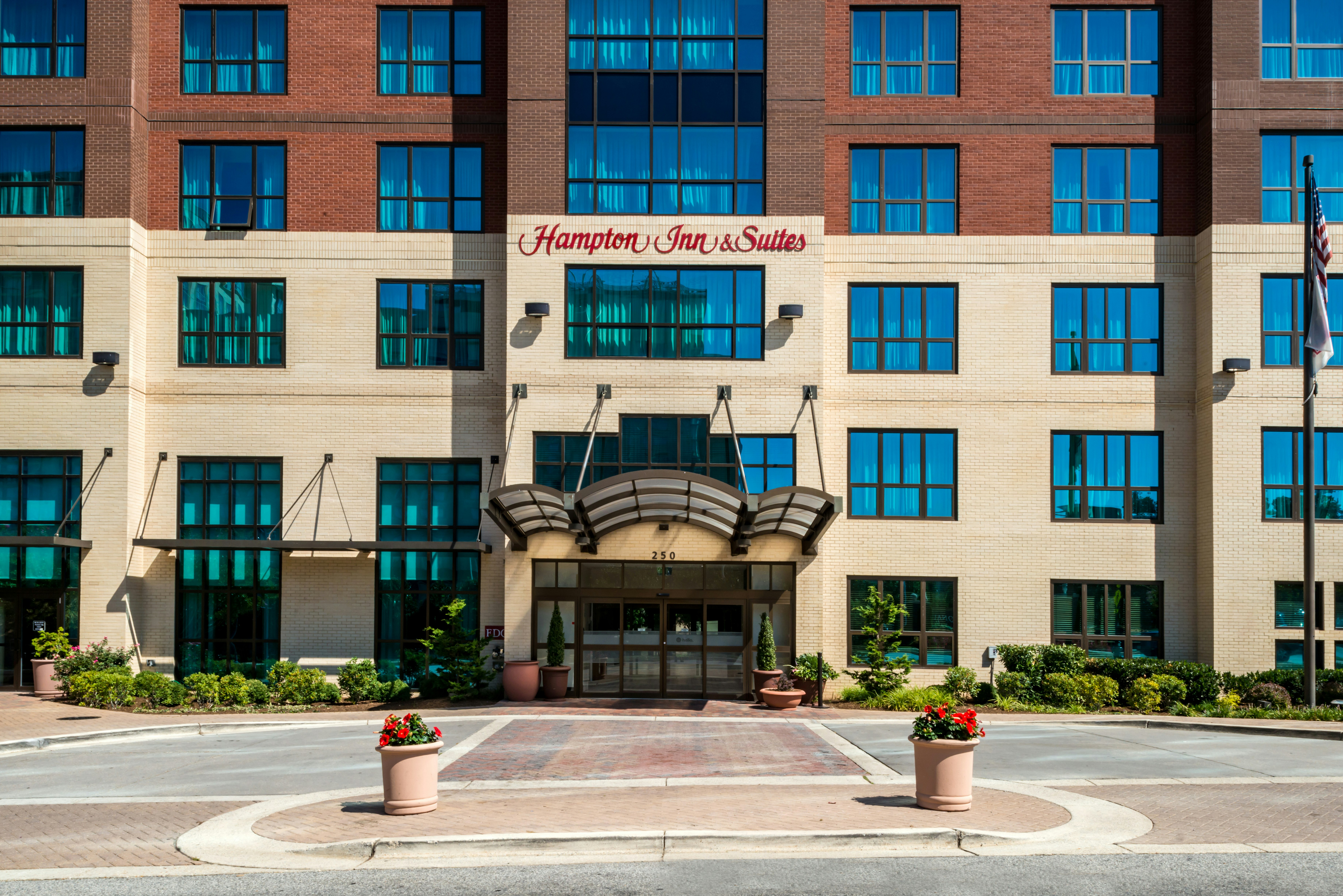 Hampton Inn & Suites National Harbor/Alexandria Area 6/43