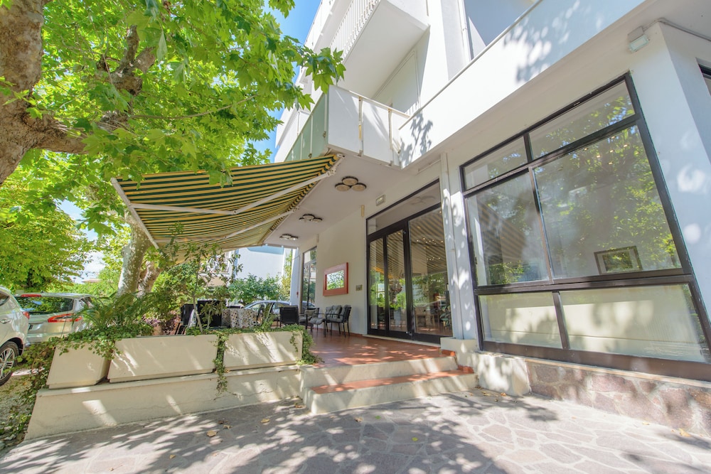 Avana Mare Hotel 10/16