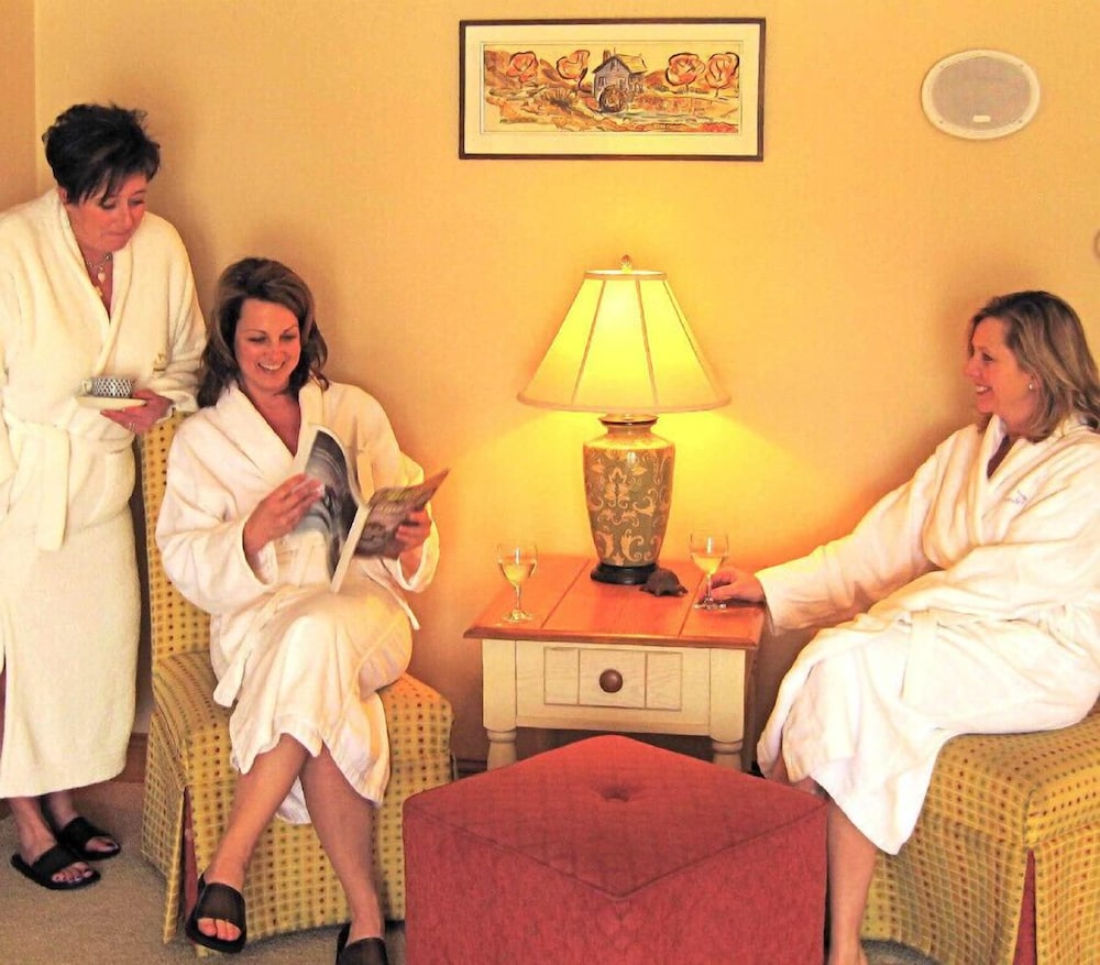 Settlement Courtyard Inn & Lavender Spa 44/66
